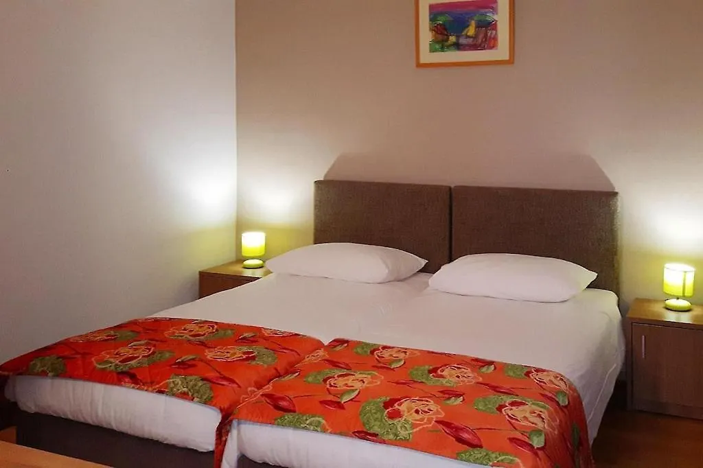 Apartments Belvedere Seget Vranjica - Cdm03037-Cya Trogir
